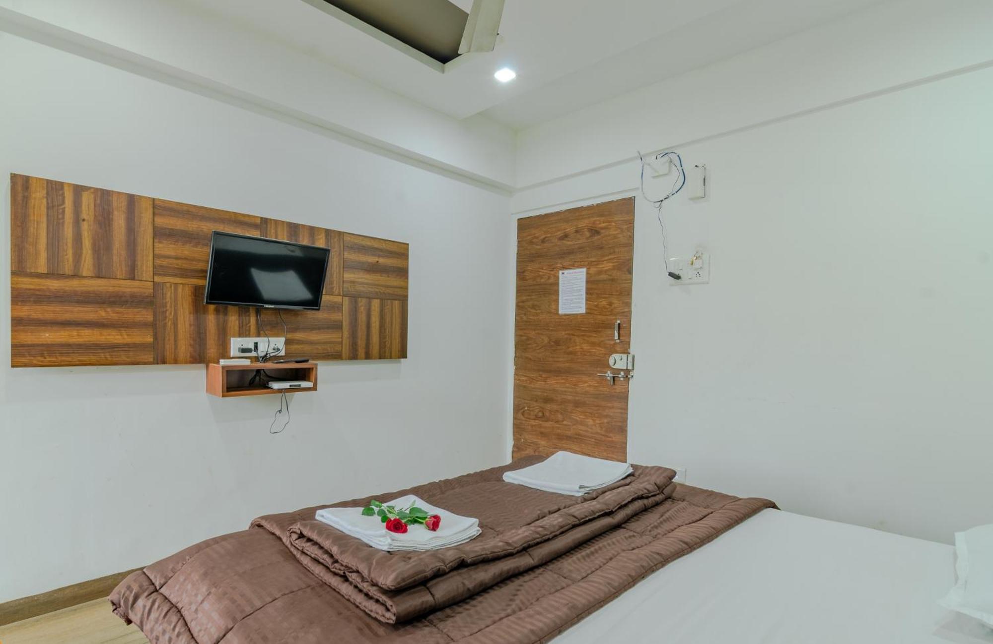 White House Beach Resort, Nagaon المظهر الخارجي الصورة